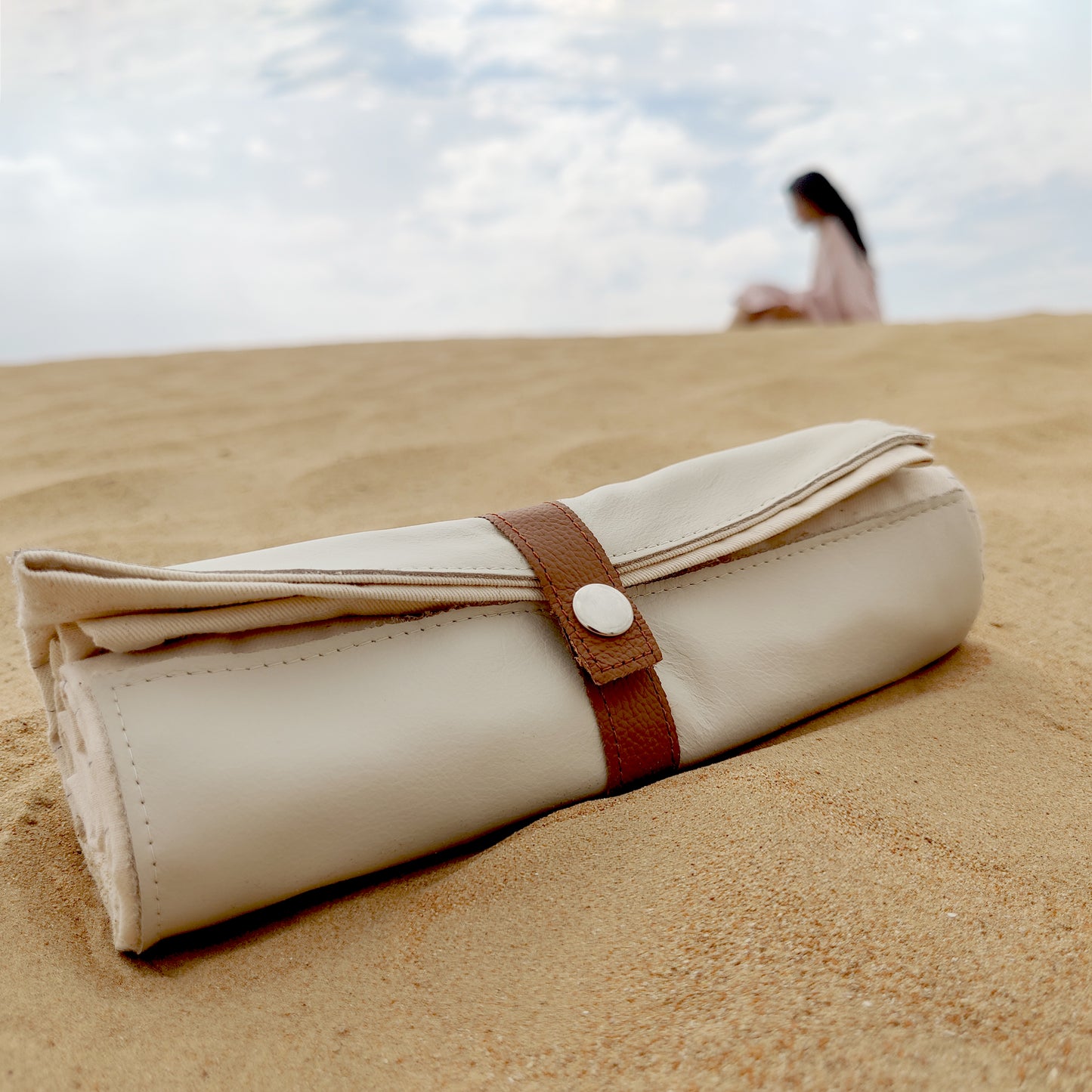 Ecru and Tan Roll-Up Prayer Mat - سجادة صلاة